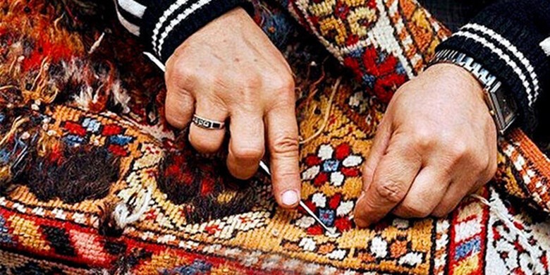 دستآفریدههای صنایع دستی آلتین چاغی ترکمن در یک نمایشگاه