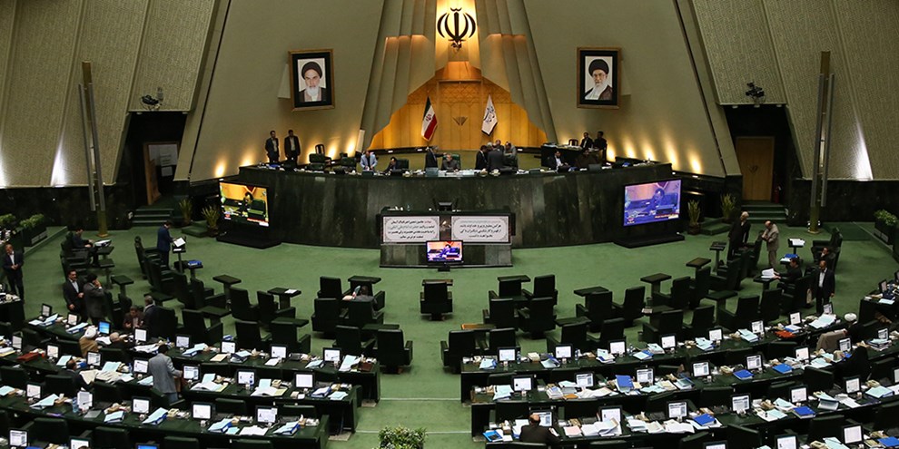 طرح مجلس برای ساماندهی استخدامهای دولتی/ سه تا شش سال استخدام آزمایشی کارکنان دولت